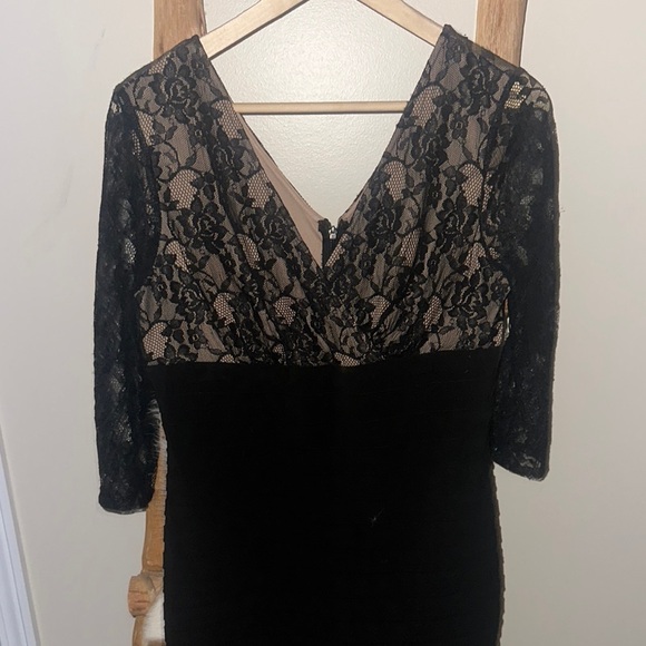 Adrianna Papell Dresses & Skirts - Adrianna Papell Black Dress